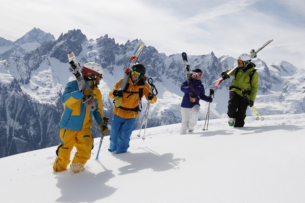 Action Outdoors skiing 1