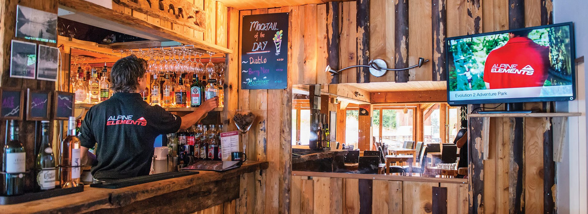Renardiere Bar DSC 4849 1920