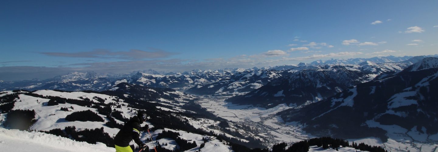 Skiers at Hohe Salve Soll by Daniel Elkan