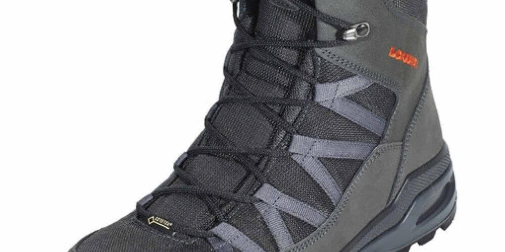 lowa montreal gtx walking boot black