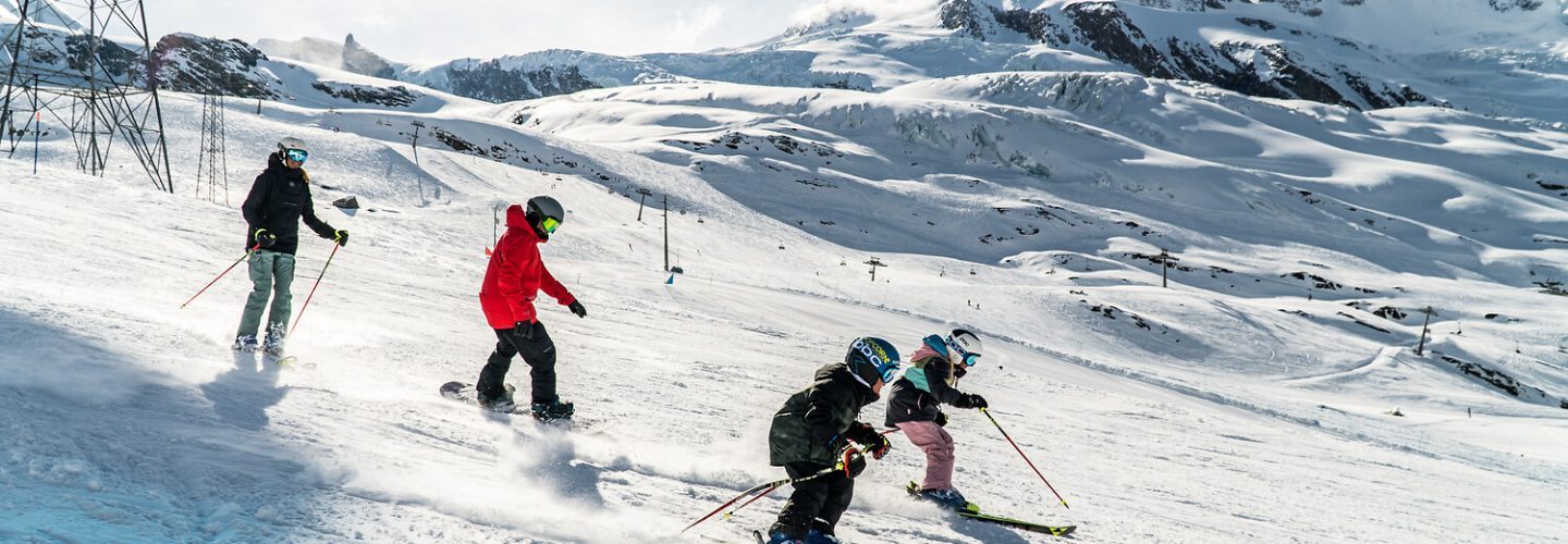 Skifahren-Familie-Saas-Fee-2021-0062