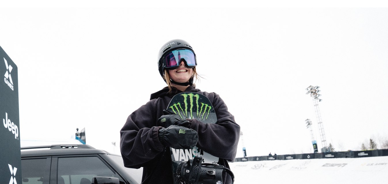 Mia Brookes at Snow League X Games wearing her retro-style Oakley Mont Scape Signature goggles