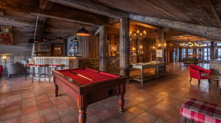 Chalet Solomia, Les Arcs - catered Christmas ski holiday chalet