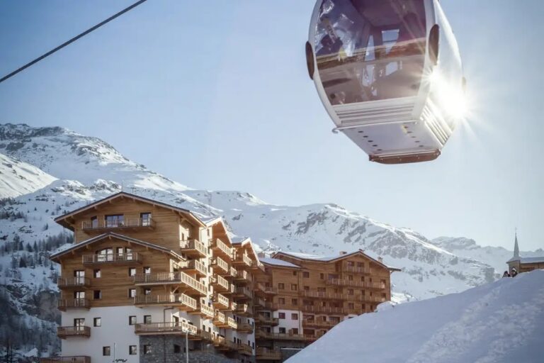 Altaviva residence in Tignes 1800 beneath the Boisses gondola